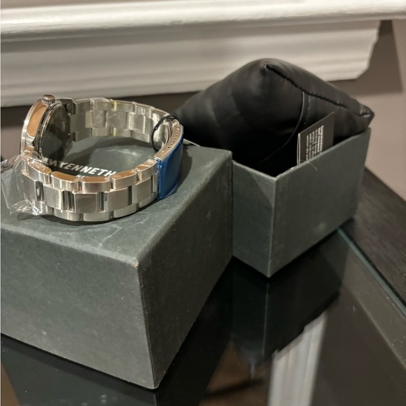 Kenneth Cole New York KC3271 Stainless Steel Bracelet Watch - Picture 4 of 6